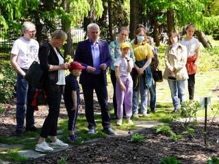 Школьники Перми открыли Восточный сад в ПГНИУ